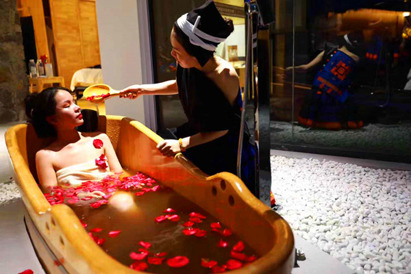 【山水秘境·贵州6日】天眼科普基地 平塘探洞 白裤