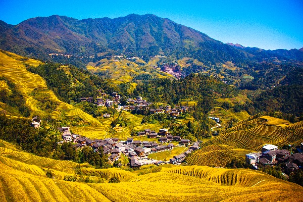[Wind and waves and waves, and you are there. Yangshuo Dragon Ridge on the 5th] Four-star boat Lijiang River + Yinziyan + Yulong River bamboo raft + Yinziyan + Longji terraces + Yangshuo hot air balloons + Fuli Ancient Town Intangible Cultural Heritage Painting Fan Production