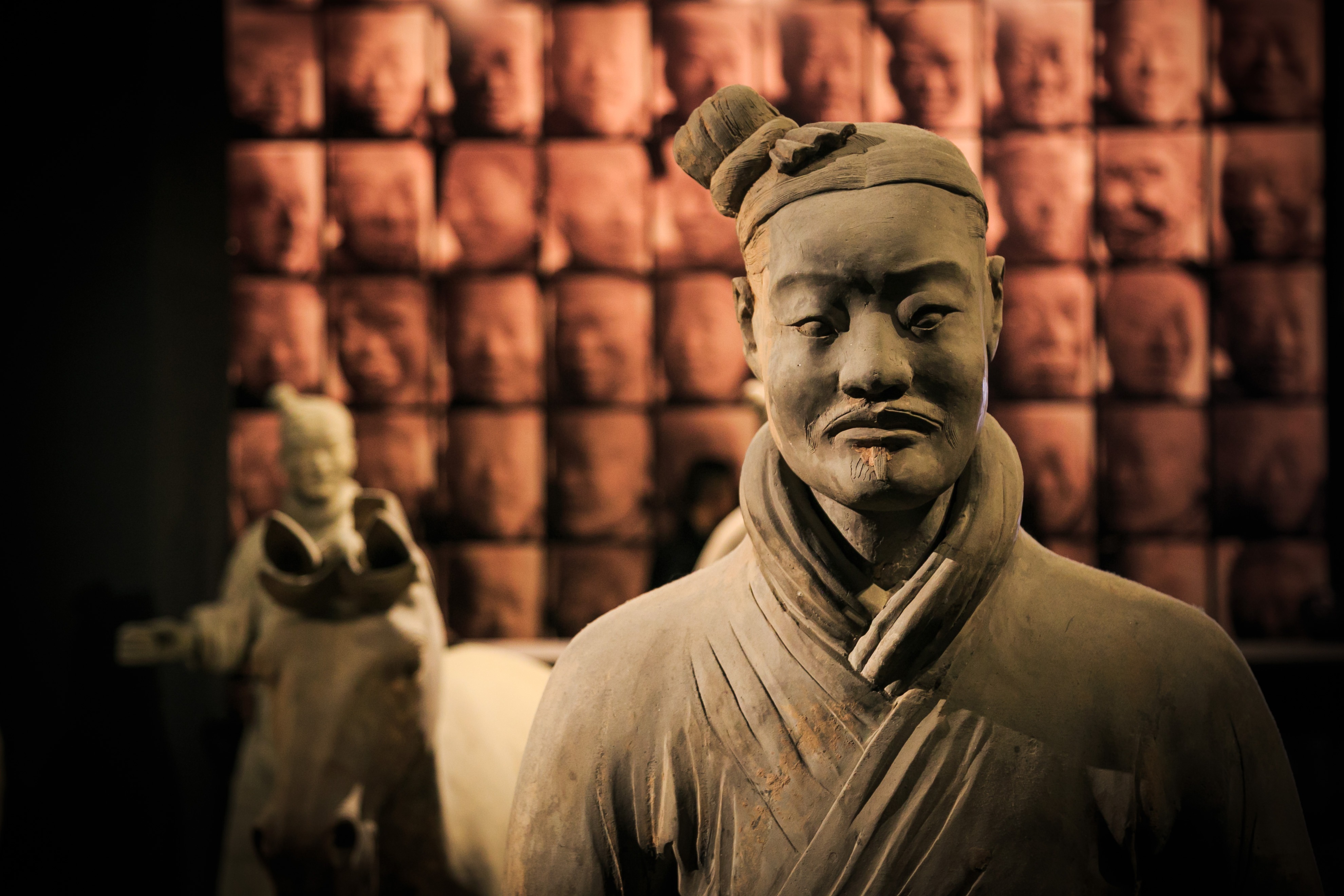 Experience in making pottery figurines