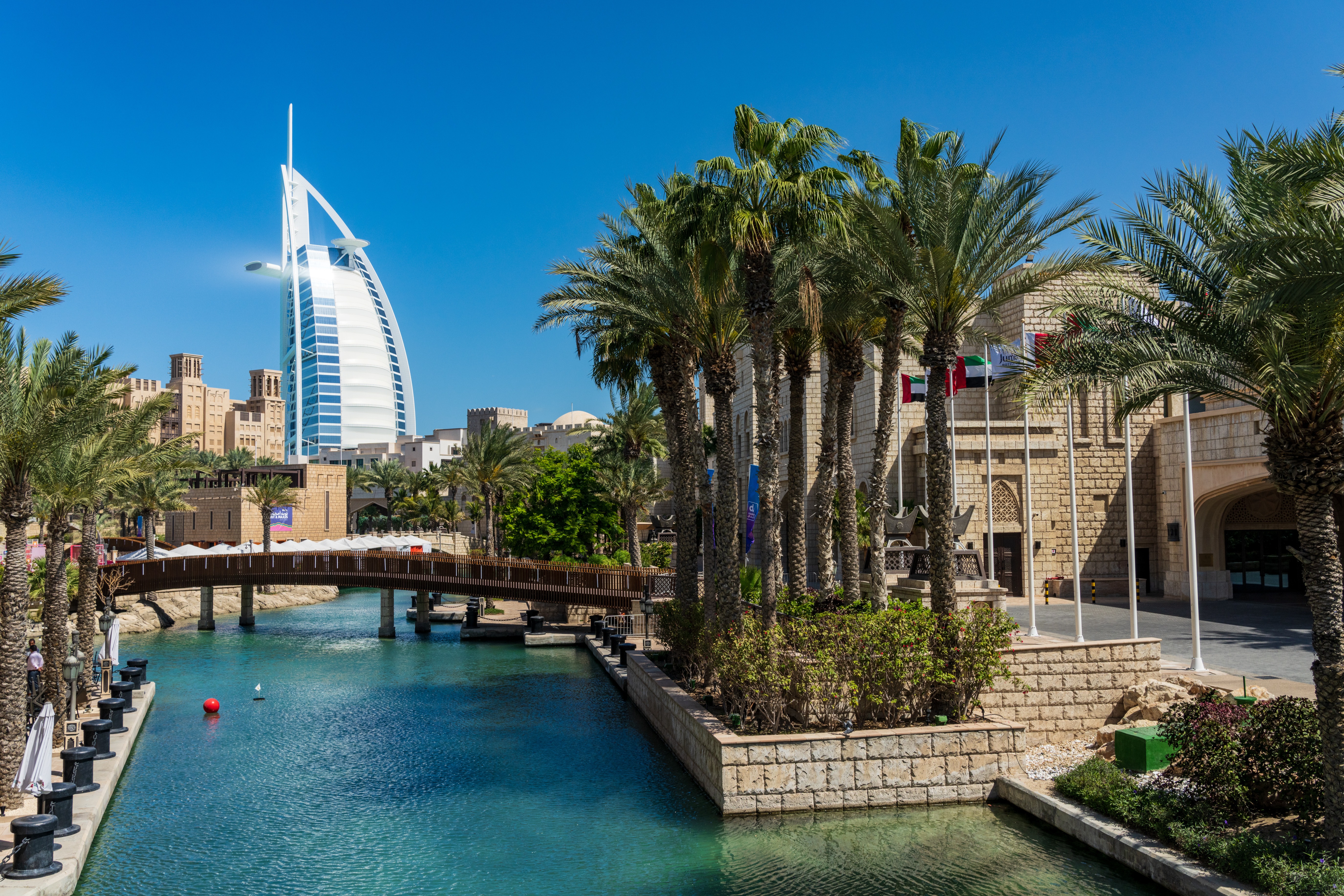 畅游阿联酋三大酋长国新体验】 领略迪拜的奢华和神秘--极致梦幻5晚7日之旅- 6人游旅行网