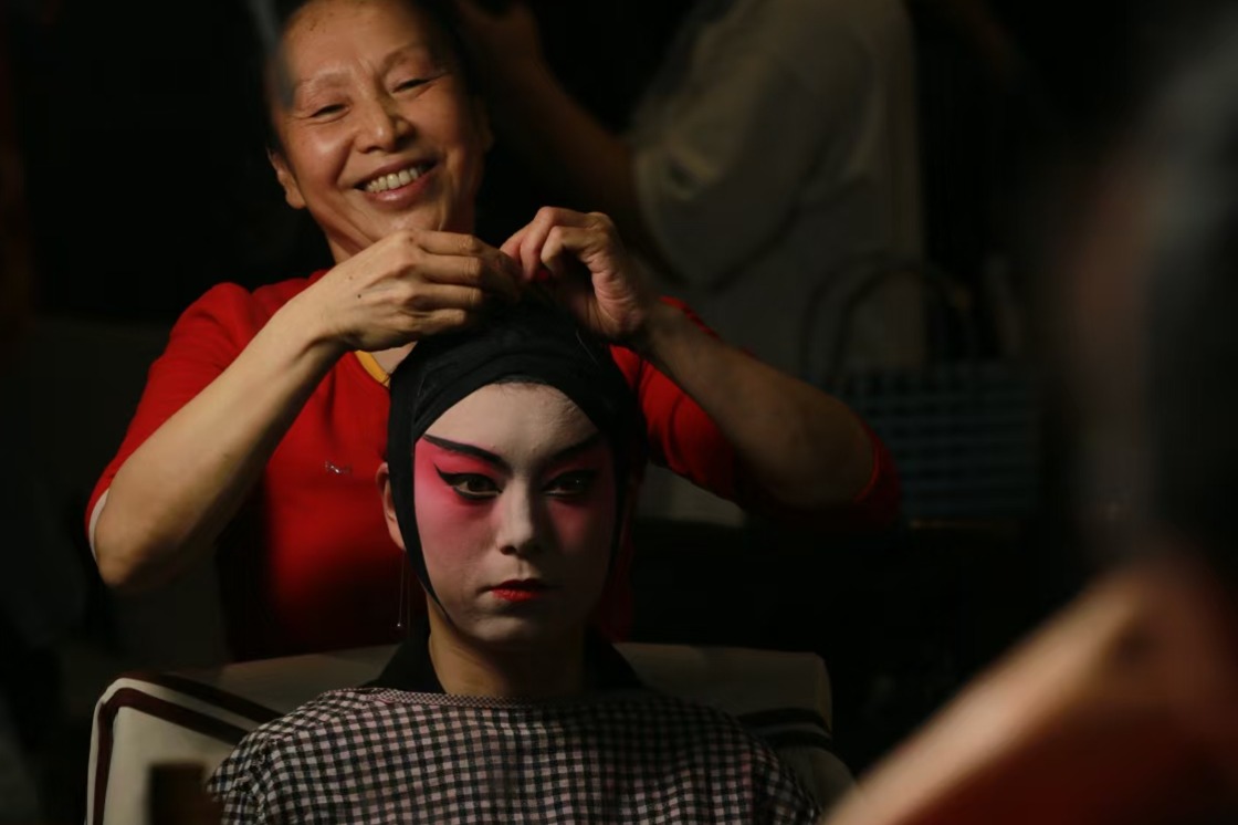 ["Rong" slows down life·5-day in-depth tour in Chengdu] Chengdu Giant Panda Base + Wuhou Temple + Du Fu Caotang + People's Park Covered Tea + Sichuan Opera Zero Distance + Tricycles Alley Food + Making Hot Pot with Masters